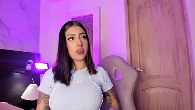 Snapshot of misscheelsee chatting on 12/30/24, 05:02 misscheelsee online show from 12/30/24, 05:02