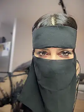 Snapshot of reema6969 chatting on 12/11/24, 10:27 reema6969 online show from 12/11/24, 10:27