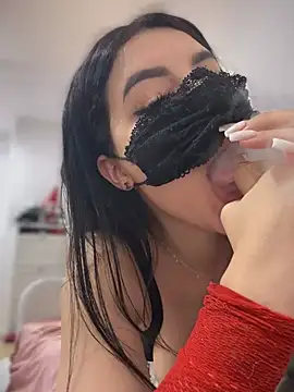 Snapshot of reema6969 chatting on 12/19/24, 11:14 reema6969 online show from 12/19/24, 11:14