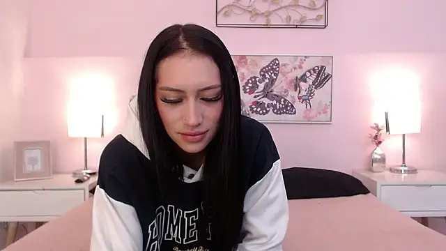 sara17  online show from 11/19/25, 08:53