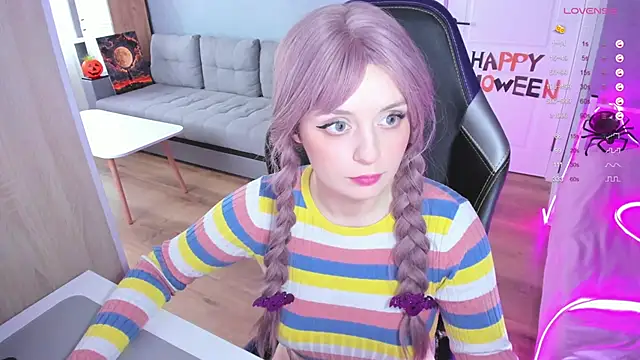 Snapshot of Amy_honey_angel chatting on 11/02/25, 11:45 Amy honey angel online show from 11/02/25, 11:45