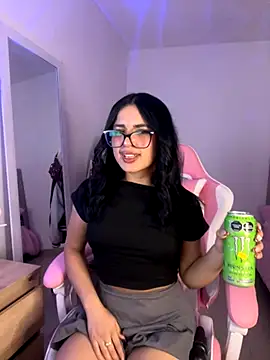 Emily-14 online show from 10/17/25, 04:26