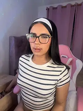 Emily-14 online show from 11/13/25, 04:44