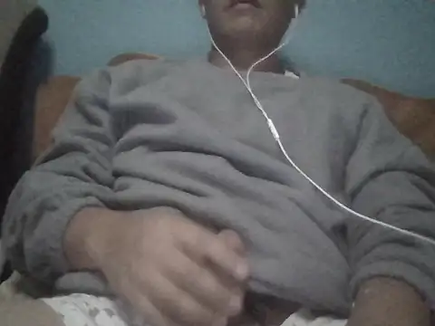 Snapshot of antonibell2222 chatting on 03/29/26, 01:27 antonibell2222 online show from 03/29/26, 01:27