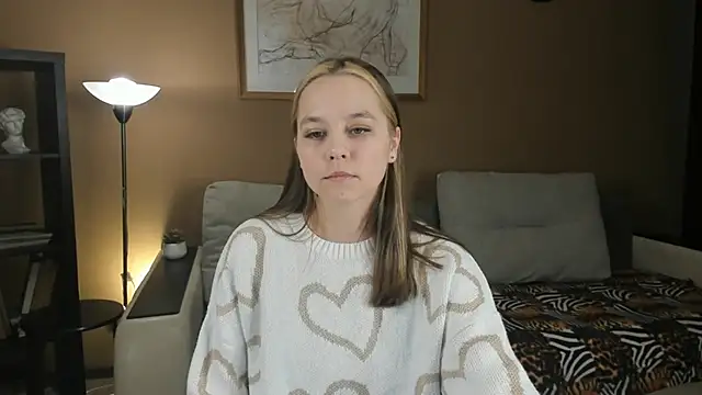 Snapshot of FalineDowlen chatting on 12/12/24, 05:42 FalineDowlen online show from 12/12/24, 05:42