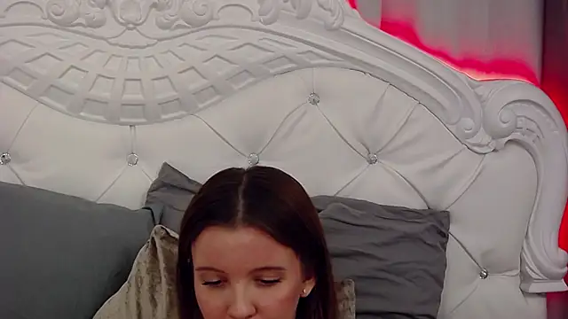 EvansMilana online show from 03/01/25, 09:48