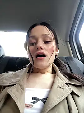 Snapshot of Mia_Mia_M chatting on 04/18/26, 04:00 Mia Mia M online show from 04/18/26, 04:00
