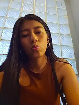 Snapshot of CarlaAlvez chatting on 03/01/26, 10:12 CarlaAlvez online show from 03/01/26, 10:12