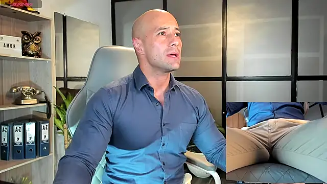 Snapshot of ryan_master_ chatting on 12/17/24, 07:59 ryan master online show from 12/17/24, 07:59