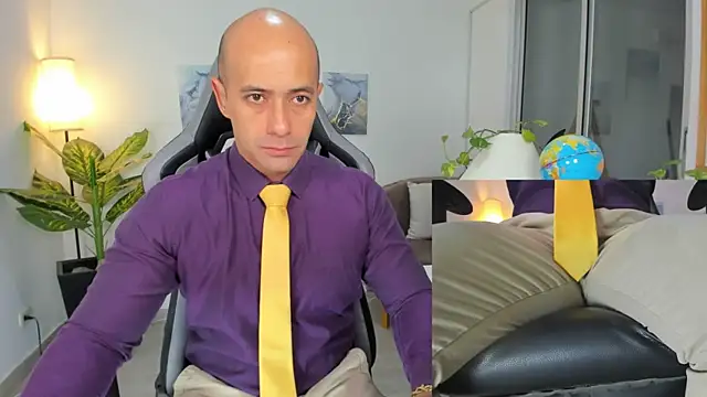 Snapshot of ryan_master_ chatting on 12/24/24, 10:11 ryan master online show from 12/24/24, 10:11