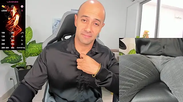 Snapshot of ryan_master_ chatting on 01/07/25, 12:09 ryan master online show from 01/07/25, 12:09