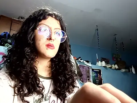 Snapshot of LoveElectra chatting on 10/10/25, 01:59 LoveElectra online show from 10/10/25, 01:59