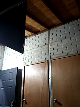 Snapshot of LoveElectra chatting on 10/29/25, 12:02 LoveElectra online show from 10/29/25, 12:02