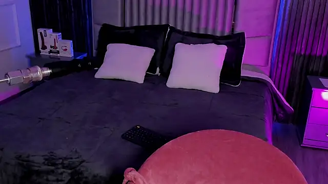 Lillyortiz online show from 12/29/24, 10:23