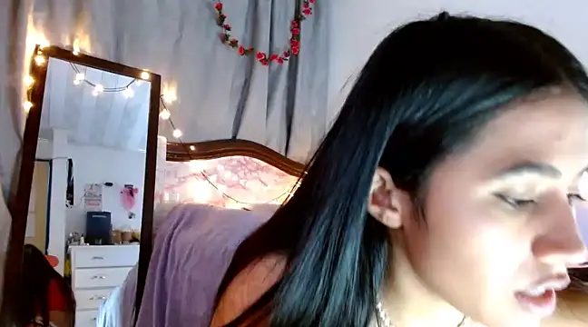 Snapshot of brihanna_lena chatting on 01/26/25, 04:51 brihanna lena online show from 01/26/25, 04:51