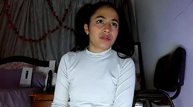 Snapshot of brihanna_lena chatting on 03/03/25, 04:36 brihanna lena online show from 03/03/25, 04:36