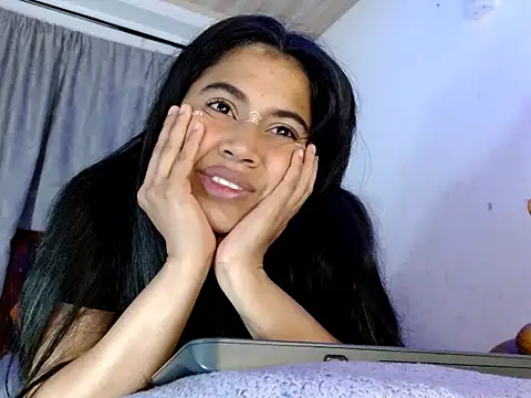 Snapshot of brihanna_lena chatting on 10/17/25, 08:17 brihanna lena online show from 10/17/25, 08:17