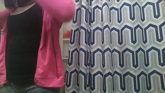 Snapshot of LuckiXCX chatting on 02/11/25, 11:12 LuckiXCX online show from 02/11/25, 11:12