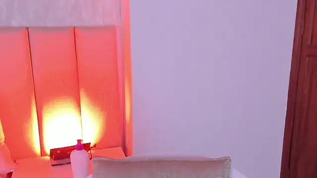 Michell Wallker online show from 02/20/25, 01:36