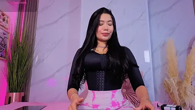 Chlooee   online show from 10/02/25, 01:12