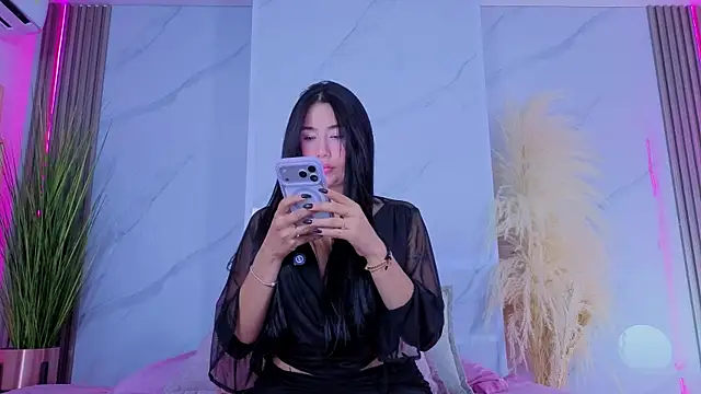 Chlooee   online show from 04/28/26, 01:26