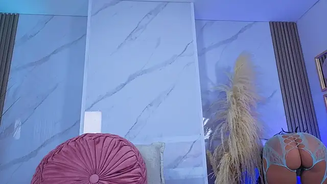 Chlooee   online show from 06/01/26, 02:13
