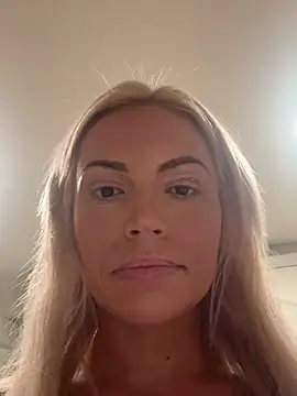 sophiamariexoxo240 online show from 06/08/26, 12:25