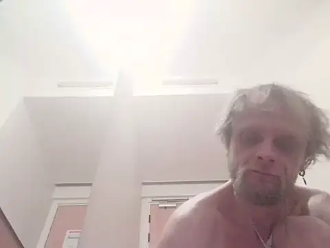 Snapshot of VencaVeny92 chatting on 03/22/26, 01:42 VencaVeny92 online show from 03/22/26, 01:42