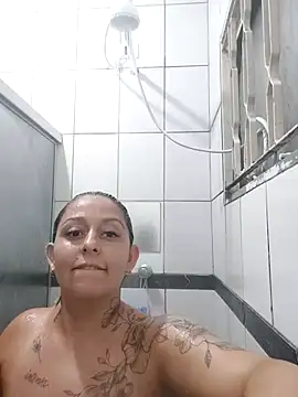 Snapshot of baixinhaloira chatting on 02/21/25, 01:33 baixinhaloira online show from 02/21/25, 01:33