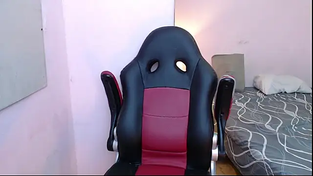 Snapshot of mr_stiven_ chatting on 01/07/25, 02:20 mr stiven  online show from 01/07/25, 02:20