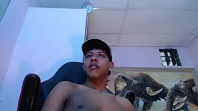 Snapshot of mr_stiven_ chatting on 02/19/25, 06:22 mr stiven  online show from 02/19/25, 06:22