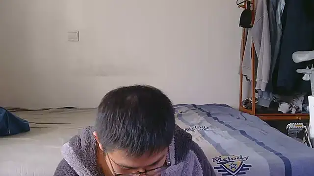 866532 online show from 12/04/25, 06:23