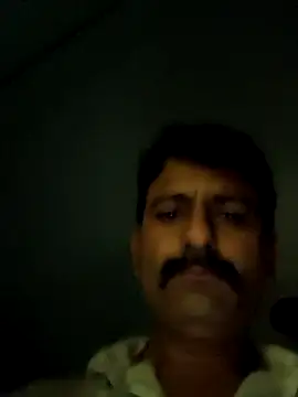 Snapshot of Smarterboytravel chatting on 11/18/25, 12:42 Smarterboytravel online show from 11/18/25, 12:42