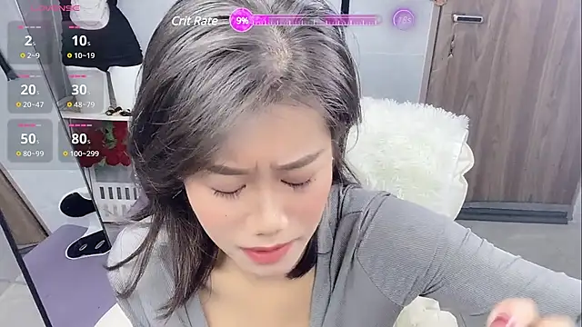 Snapshot of Bella-LL chatting on 12/24/24, 12:11 Bella-LL online show from 12/24/24, 12:11