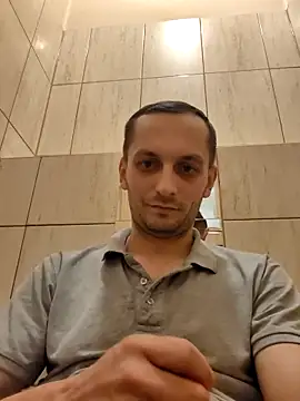 Snapshot of Kondzio chatting on 12/19/25, 07:54 Kondzio online show from 12/19/25, 07:54