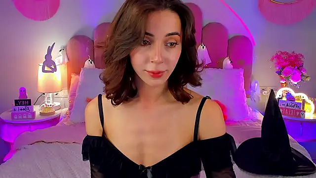 ElsaYoung online show from 10/30/25, 08:09