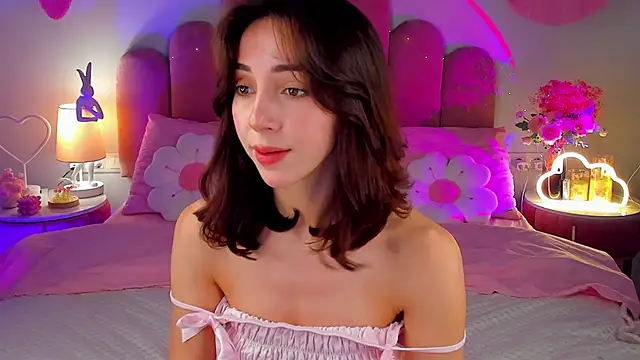 ElsaYoung online show from 11/21/25, 08:18