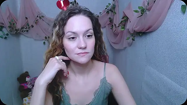 Snapshot of Lina_Star_S chatting on 12/14/24, 06:35 Lina Star S online show from 12/14/24, 06:35