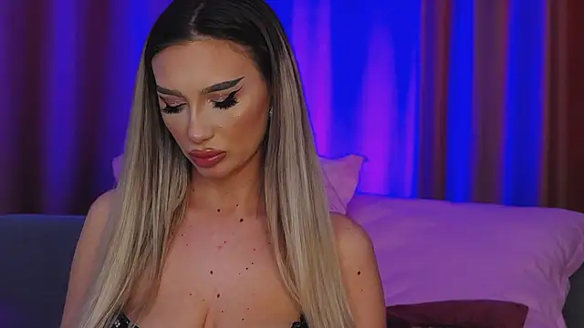 Snapshot of FelyJolie chatting on 02/22/25, 01:57 FelyJolie online show from 02/22/25, 01:57