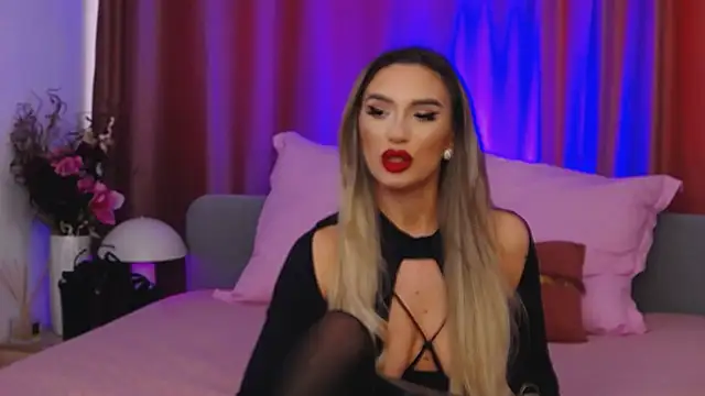 Snapshot of FelyJolie chatting on 02/26/25, 01:52 FelyJolie online show from 02/26/25, 01:52