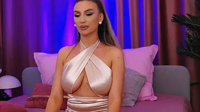 Snapshot of FelyJolie chatting on 03/16/25, 06:44 FelyJolie online show from 03/16/25, 06:44