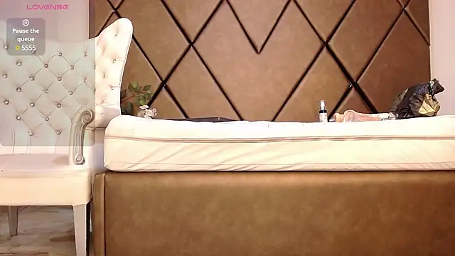 Snapshot of LunitaDiva chatting on 01/21/25, 12:07 LunitaDiva online show from 01/21/25, 12:07