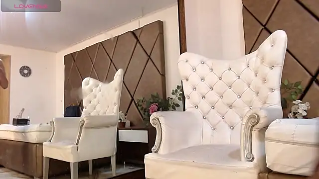 Snapshot of LunitaDiva chatting on 01/23/25, 12:19 LunitaDiva online show from 01/23/25, 12:19