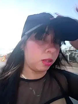 Snapshot of KathaDanger chatting on 10/01/25, 10:49 KathaDanger online show from 10/01/25, 10:49