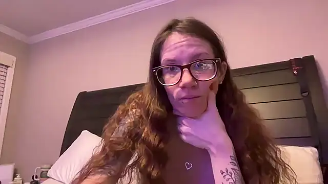 Snapshot of yourstrulylivy69 chatting on 02/21/25, 11:33 yourstrulylivy69 online show from 02/21/25, 11:33