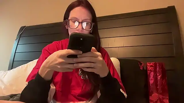 Snapshot of yourstrulylivy69 chatting on 03/11/25, 12:00 yourstrulylivy69 online show from 03/11/25, 12:00