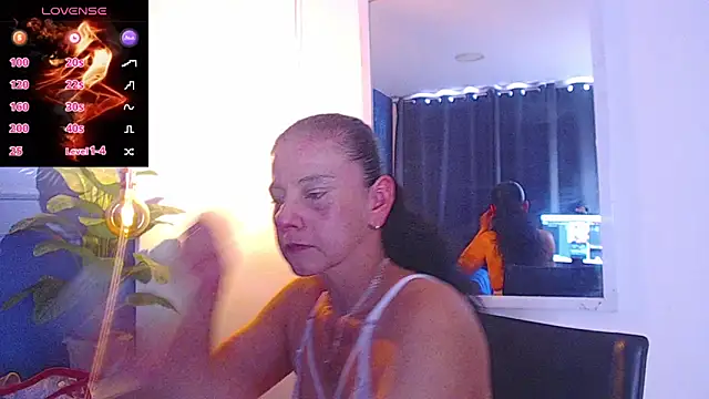 sasi luna online show from 11/11/25, 02:06