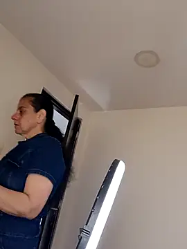 sasi luna online show from 12/15/25, 01:59