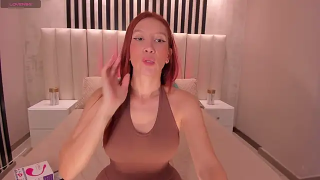 Snapshot of MiaFarrell_ chatting on 03/01/25, 11:17 MiaFarrell online show from 03/01/25, 11:17