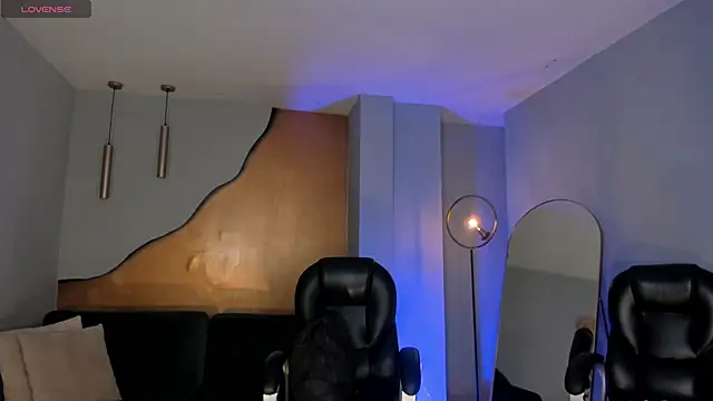 Snapshot of MiaFarrell_ chatting on 10/24/25, 05:53 MiaFarrell online show from 10/24/25, 05:53